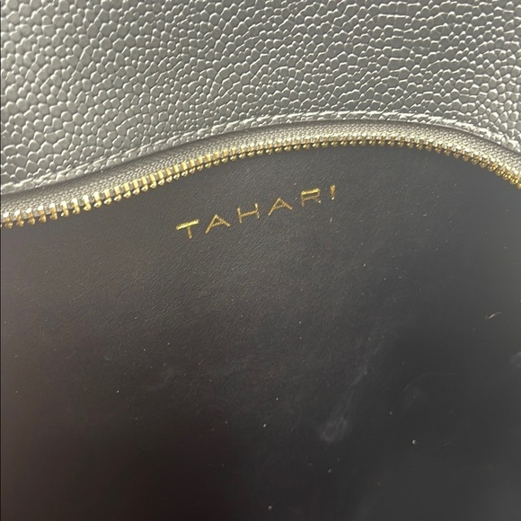 Tahari Gray Tote Bag with Classic Minimalist Design - Picture 11 of 16